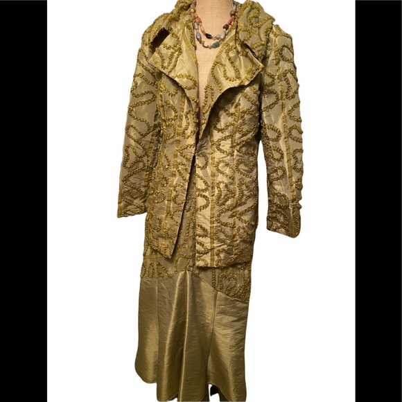 Nubiano New York 2-piece Skirt Suit in Olive - Picture 1 of 6